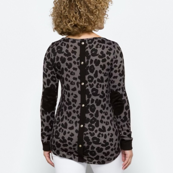 Abby Button Back Knit Top - Picture 5 of 5